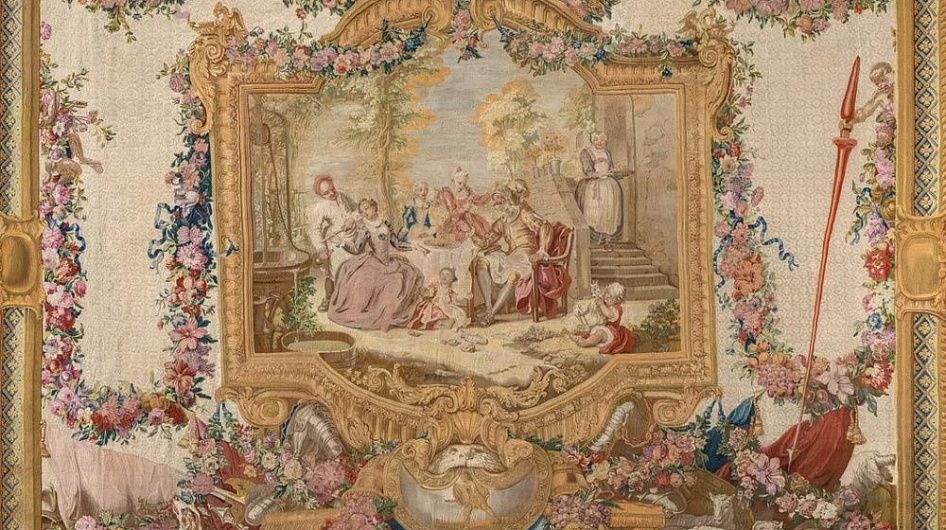 Гобелен «Дон Кихот с девицами постоялого двора» представили после реставрации